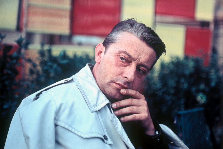 Kinek mit jelenthet az A XX. század?