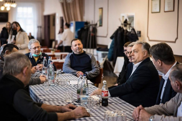 Akár a csilláron is