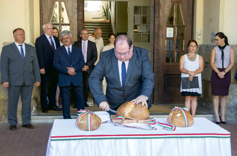 Levegő a cintányérok között