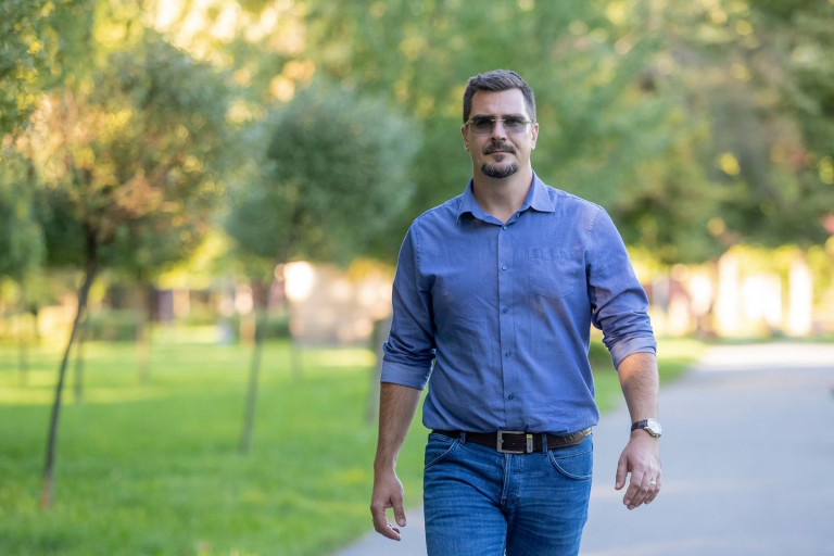 Eljárás indul Ózdon a karlendítő jobbikos alpolgármester ellen