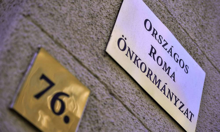 Fizetésképtelenné válhat az Országos Roma Önkormányzat, mert csúszik a harmadik negyedéves állami támogatás