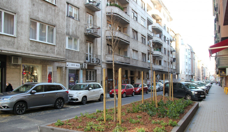 100 millióért fejlesztik az okosparkolást Újlipótvárosban, de a helyzetet ez sem fogja megoldani 