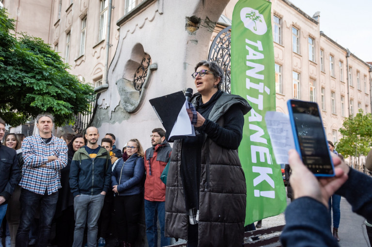 A bíróság szerint aránytalan volt a Kölcsey Ferenc Gimnázium tanárainak rendkívüli felmentése