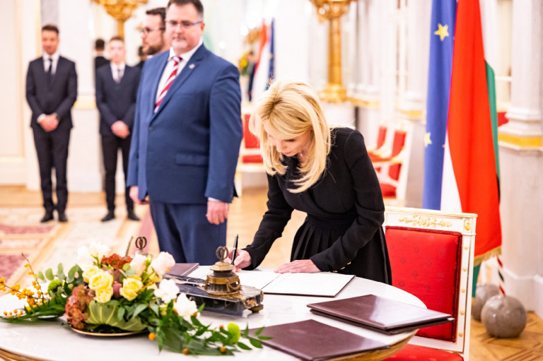 Az önéletrajzát csatolni sem volt ideje az Integritás Hatóság elnökhelyettesének 