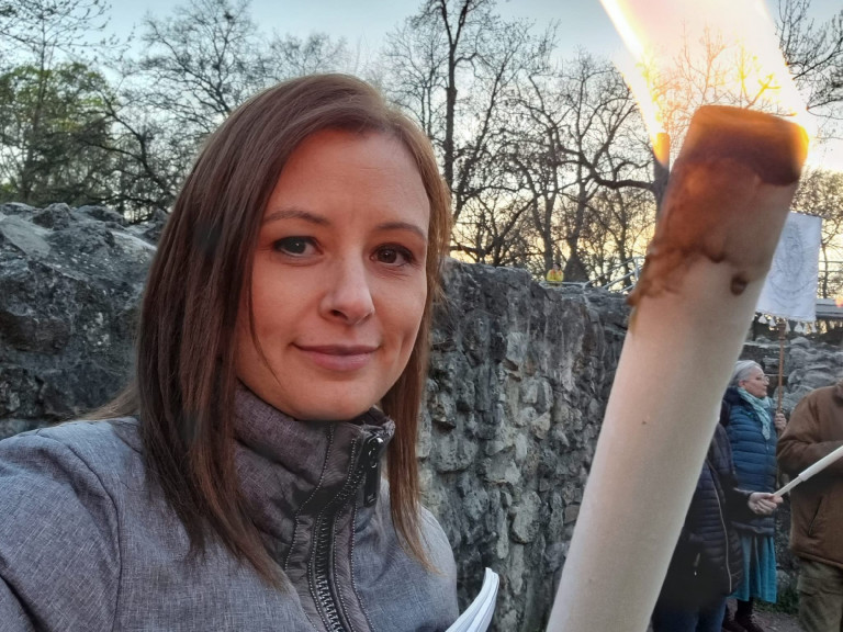 Bulvár a régi Jobbikban: Inkább legyen valaki homoszexuális, mint hogy megcsalja a férjét!