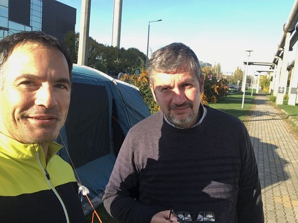 Hadházy: Egy volt gazdasági főnyomozót is őrizetbe vettek a rendőrök 