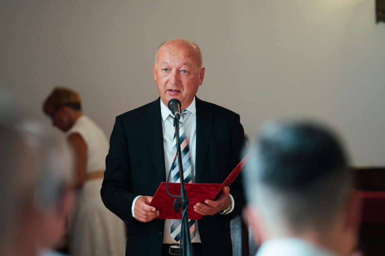 Elvették az ittasan rollerező mohácsi polgármester jogosítványát
