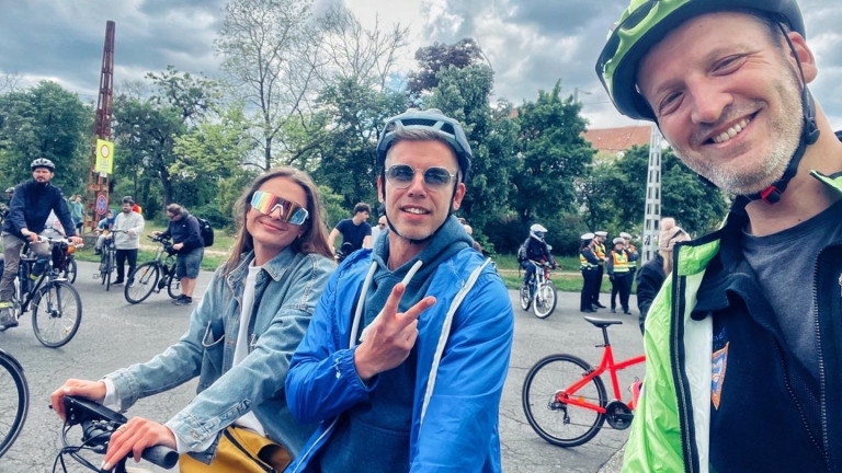 Hárommillióért kelt el Magyar Péter unisex napszeművege