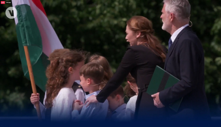Donáth Anna: A Békemenet mélypontja, hogy gyerekszínészekkel játszattak el egy darabot a háborúról