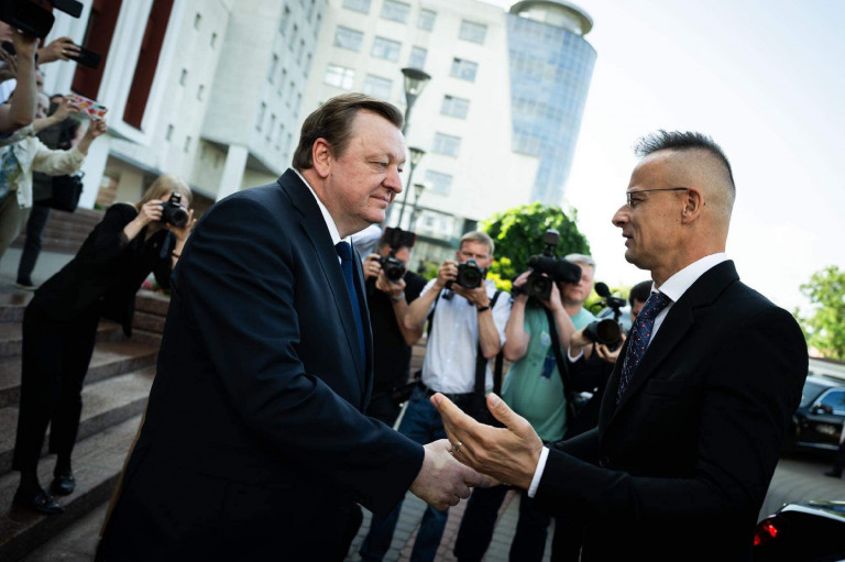 Csak Szijjártó nem szavazott az orosz és belarusz termékekre kivetett büntetővámokra