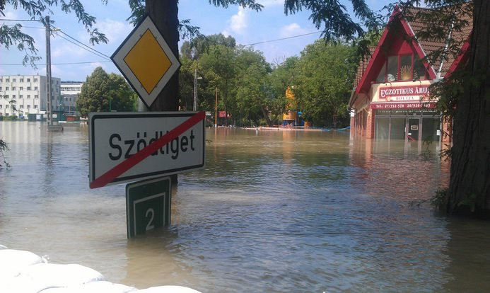 Sződliget polgármestere kezdeményezi, hogy matrica nélkül is használhassák az autópályát