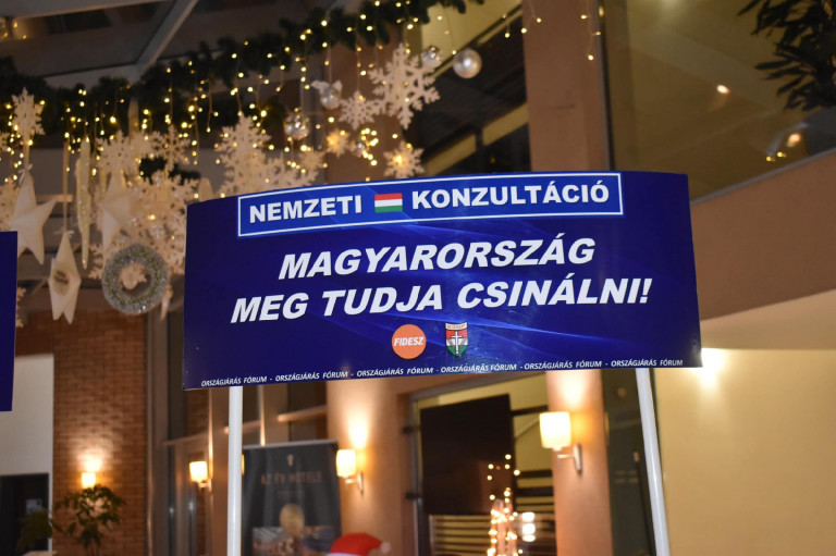 Hallgat a kormányzat a 