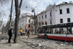 Misére tartó tömeget ért orosz bombatámadás az ukrajnai Szumi városában