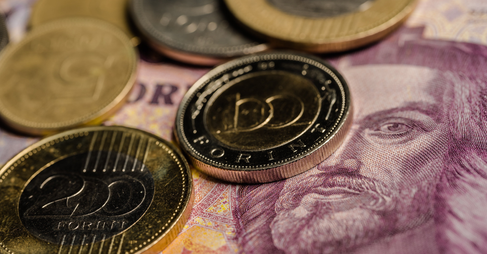 Az Egyensúly Intézet kutatása szerint nagyjából 2,5-3 millió magyar tekinthető szegénynek