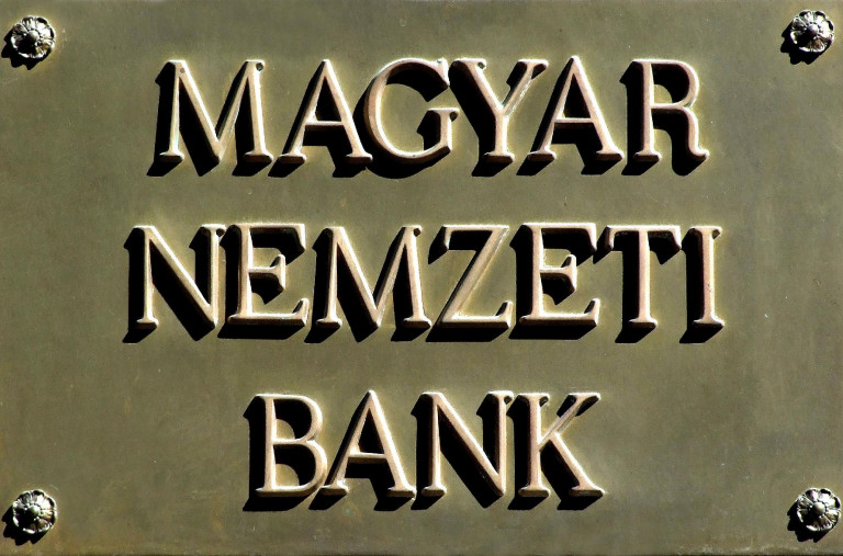 Száraz István cége 3 milliárdért kommunikál a jegybanknak