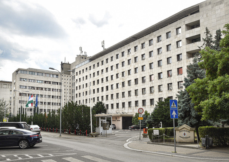 Ingyen használ a Honvédelmi Minisztérium egy értékes V. kerületi területet