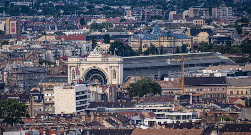 99 évre adnák magánkézbe a budapesti pályaudvarok ingatlanait