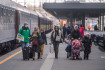 Több mint tízezer menekült érkezett vasárnap Ukrajnából