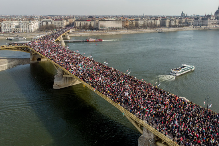 Zivatar érkezhet Budapestre a Békemenet idejére