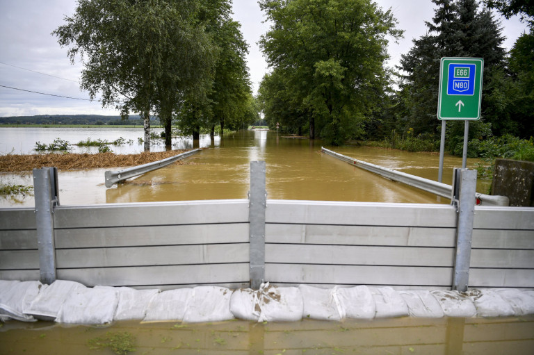Rekordott döntött a Dráva áradása