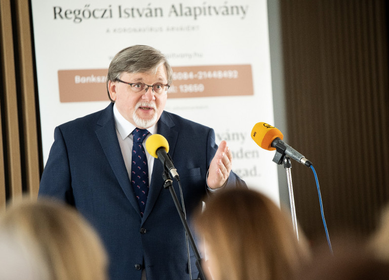 Borkai Zsolt: Dézsi Csaba András megütött valakit háromszáz ember előtt