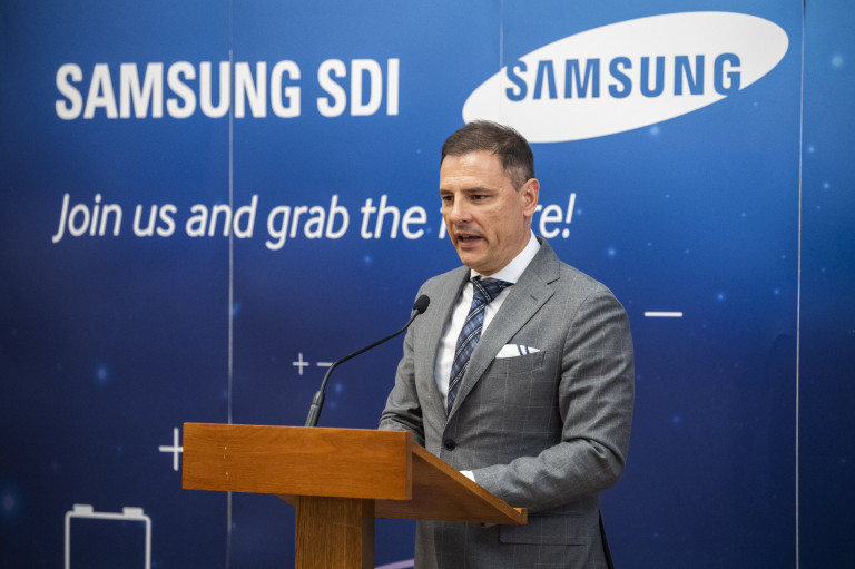 Tuzson Bence egykori ügyvédi irodája jár el a gödi samsungos kisajátítási ügyekben