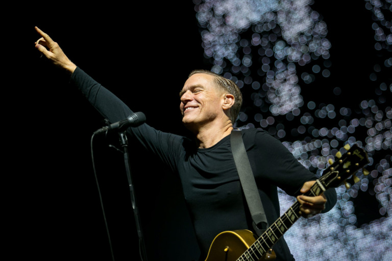 Bryan Adams haknizhatott a Mészáros-csoport karácsonyi buliján