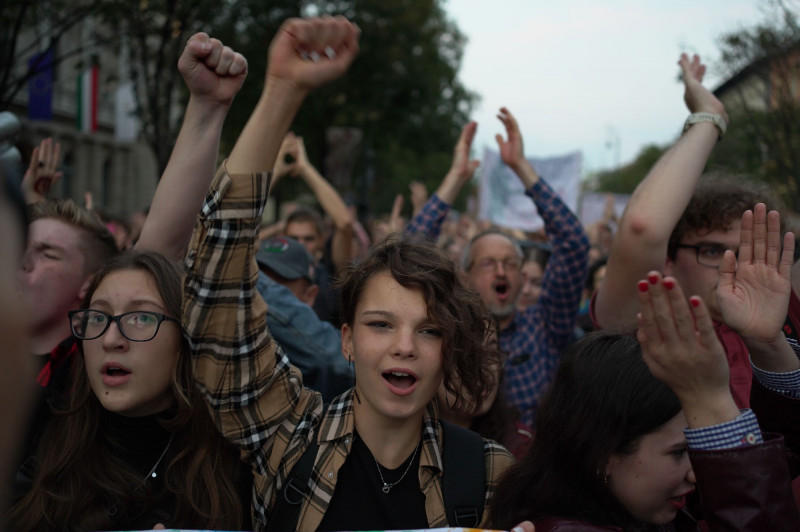 tanárok tüntetés diákok október14