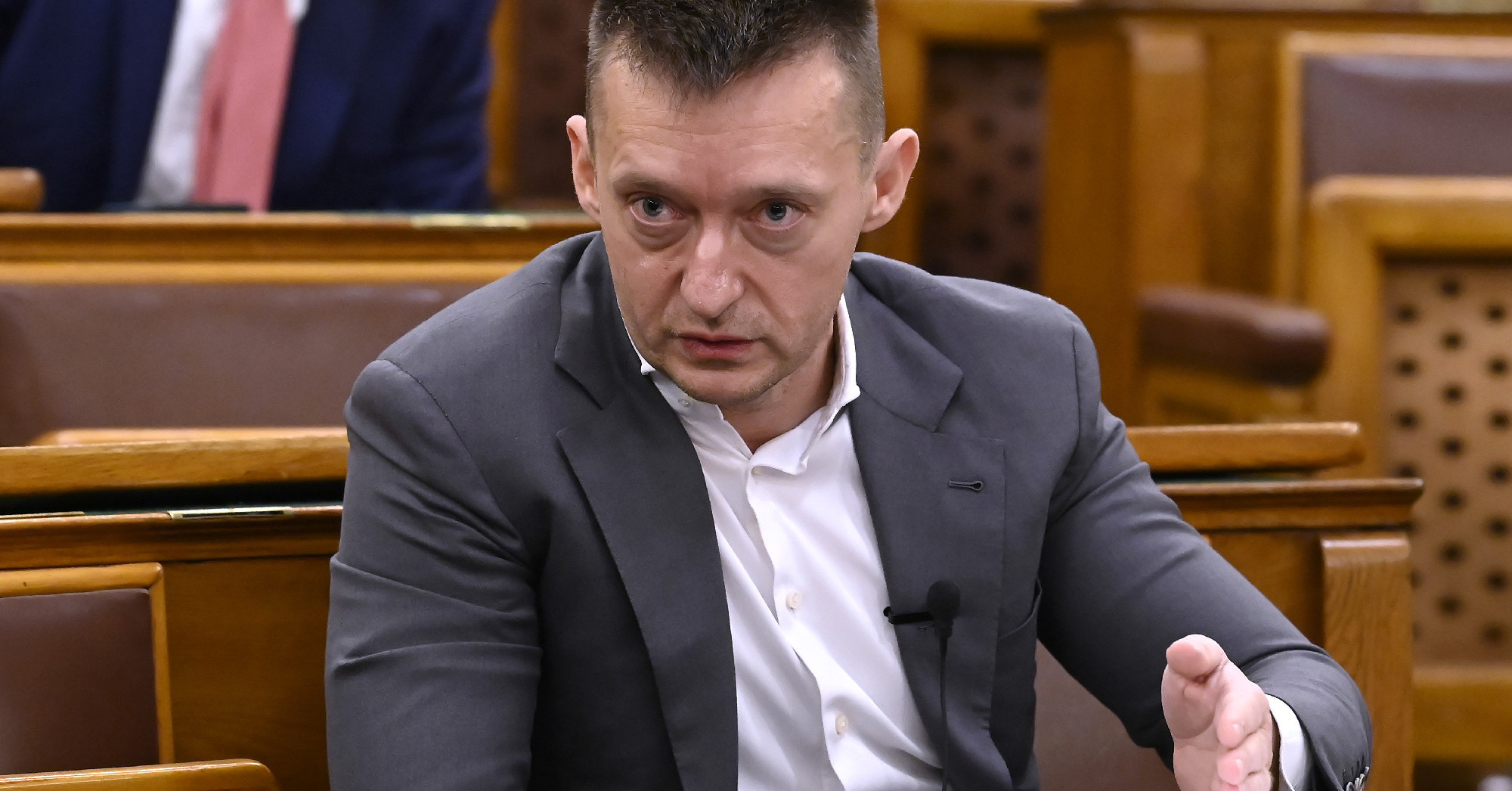 Rogán apósa kiszállt cégéből, miután az 2,2 milliárdnyi EU-s pénzt kapott