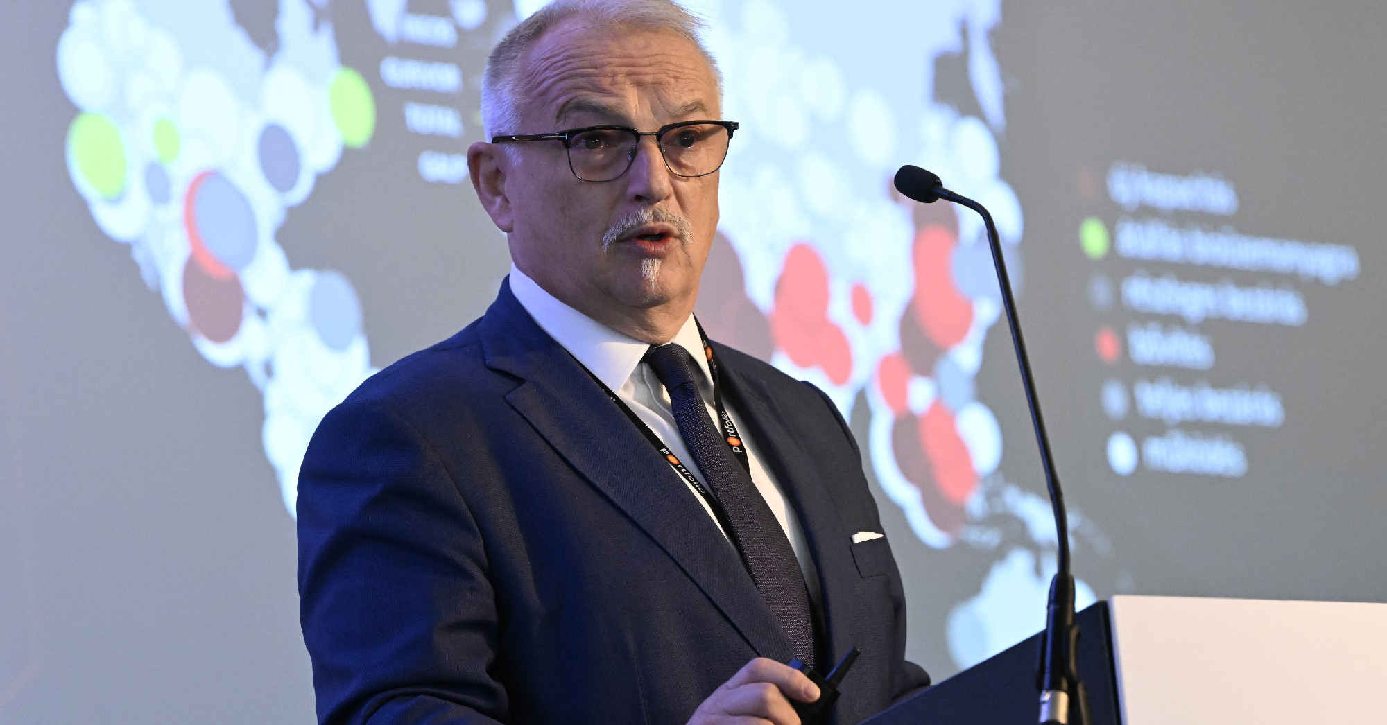 Hernádi Zsolt Bakuba utazott, börtönnel fenyegetik a horvátok