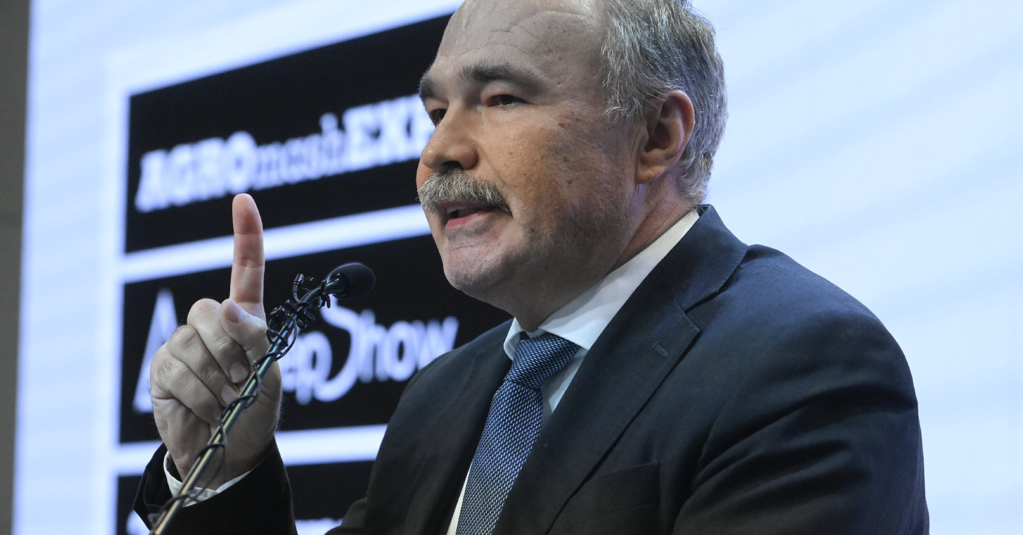 Nagy István betiltaná a műhúst Magyarországon