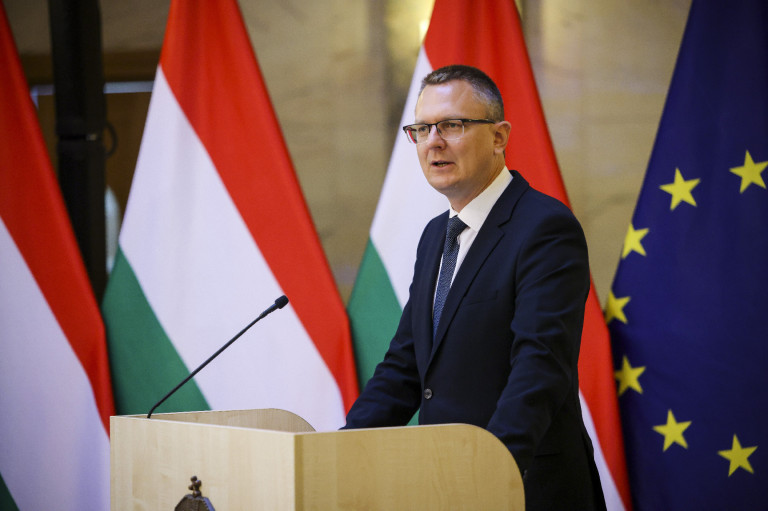 Rétvári a pedagóguséletpálya-törvényről: aki a legtöbbet teszi a gyerekekért, az fog a legtöbbet keresni