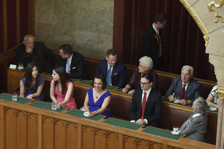 Orbán Ráhel: édesapám egészen kicsi korom óta a támogatásáról biztosított