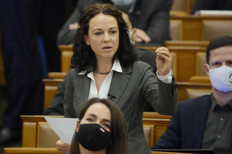 Szabó Tímea feljelentette Orbán Viktort