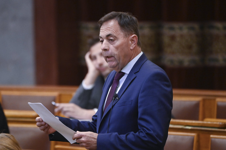 Pócs János: Magyar Péter Xanaxszal ijesztgeti gyerekeit