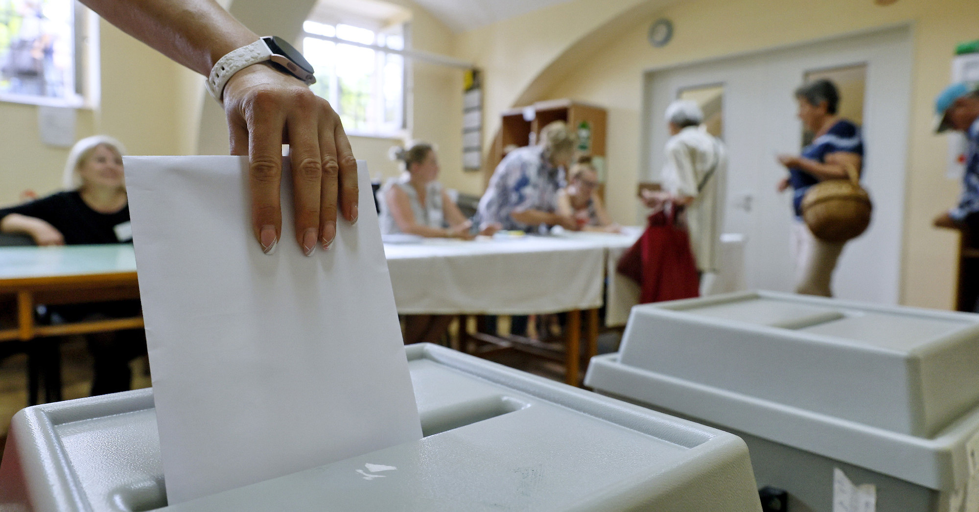 Nemzetközi megfigyelők a júniusi választási kampányról: „a Fidesz uralta a terepet”