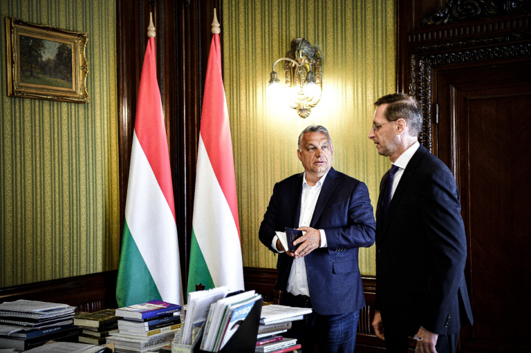 Extra kéréssel fordul Varga Mihályhoz a kecskeméti ellenzék