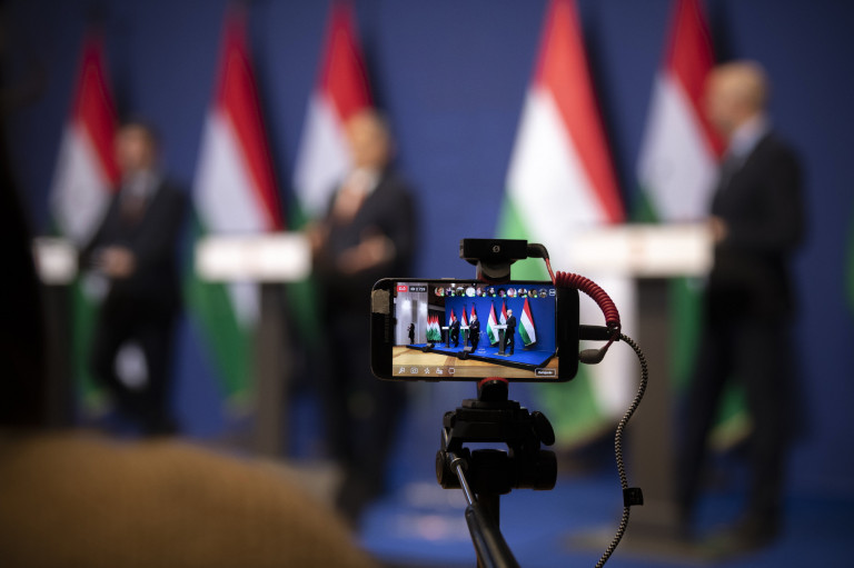 Orbán a kormányinfón: Zoltán, meddig tart ez még?