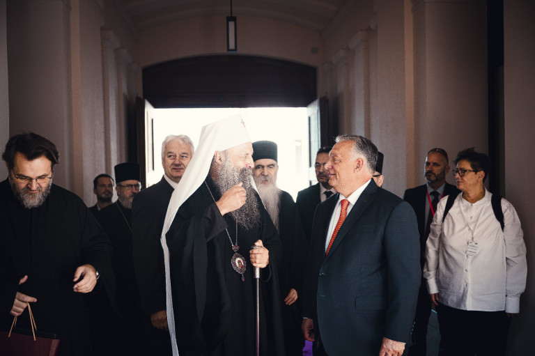A szerb ortodox pátriárka kitüntette Orbán Viktort