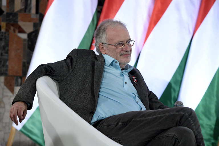 Elhunyt Gerő András 