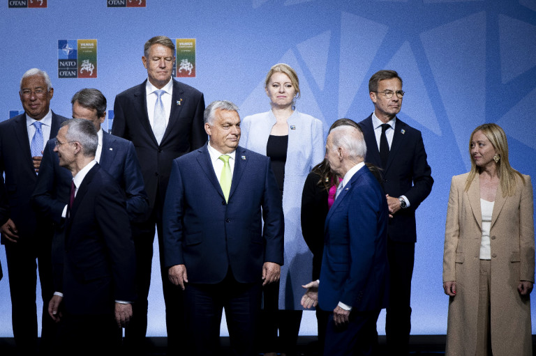 Orbán a Newsweekben bírálta a NATO-t