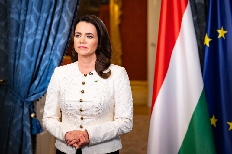 Lemondása után egy évig a TEK kíséri Novák Katalint