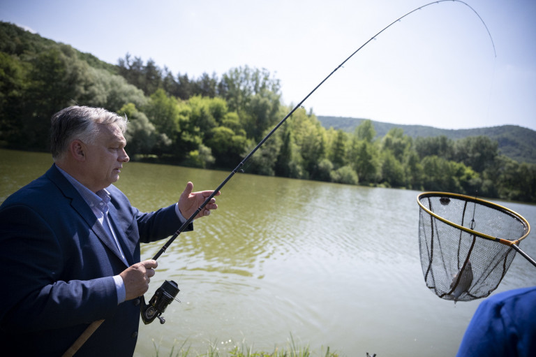 Orbán a választásról: egyik oldalon a hatalom és a pénz, a másikon a békevágy