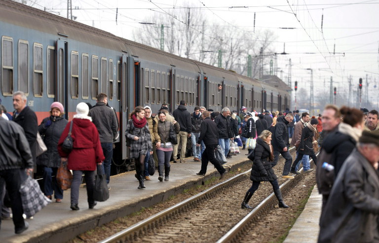 Orbán bejelentette az új bérletet, aztán a MÁV is