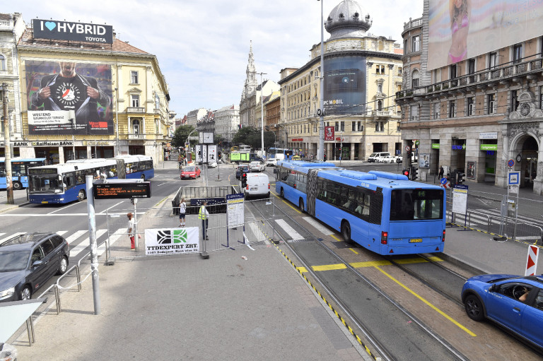 Hétfő estétől kedd hajnalig pótlóbuszok járnak a nagykörúton