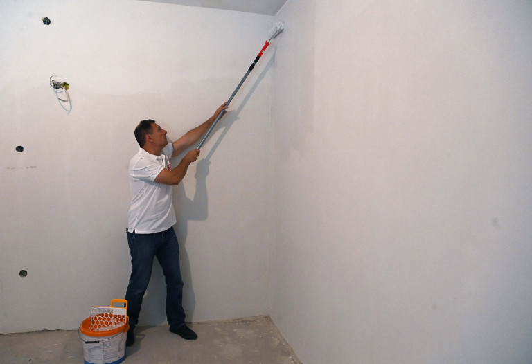 Aprópénzért dolgozott Tuzson Bence egykori irodája Pest megyének idén