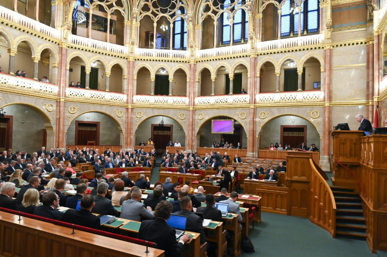 Megszavazta a finn NATO-csatlakozás támogatását a parlament 