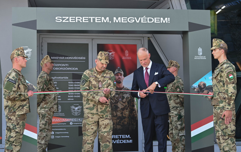 „Szeretem, megvédem” – toborzókampányt indít a honvédség