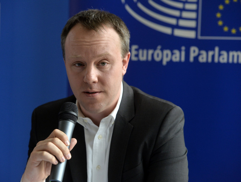 Reagált a német EP-képviselő Kocsis Máté nácizására
