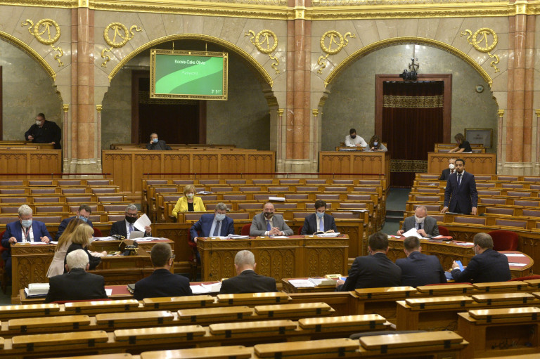 Az ellenzék a Fideszről a parlamentben: 